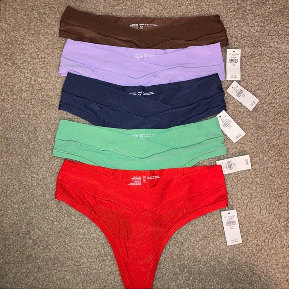 NWT Aerie Elastic Thongs (Bundle of 5) - Picture 1 of 6